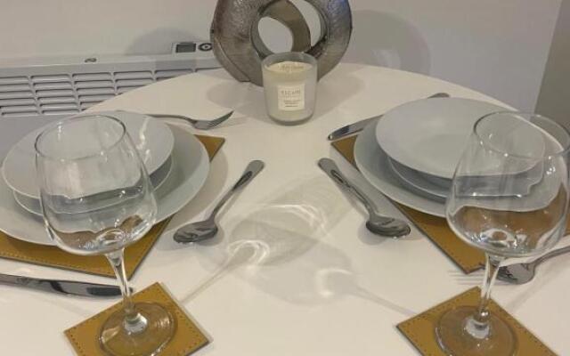 #0608 Lovely 1 Bedroom apartment - free parking