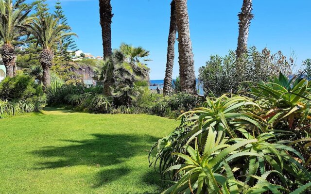 Apartment With 3 Bedrooms in Funchal, With Wonderful sea View, Shared Pool, Furnished Terrace - 50 m From the Beach