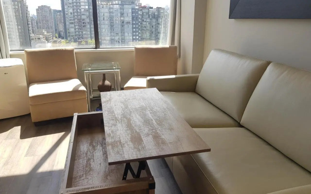 Howe Street Apartment with Views