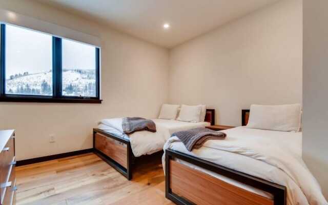 Vail Lion 3 Bedroom Mountain Vacation Rental Just Steps From the Eagle Bahn Gondola