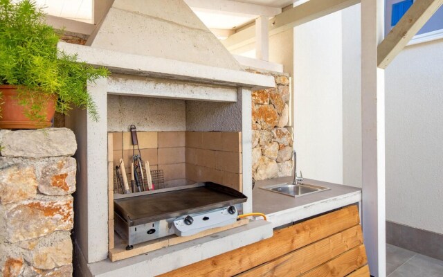 Beautiful Apartment in Cres With Wifi and 1 Bedrooms