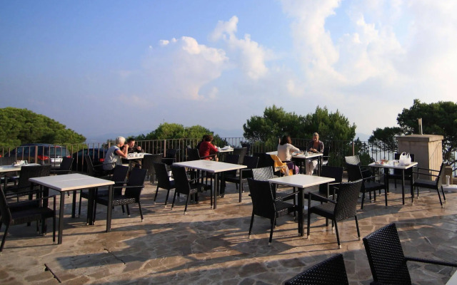 Petit Hotel Hostatgeria Sant Salvador