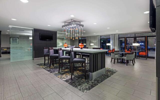 Comfort Inn & Suites Irving Las Colinas DFW