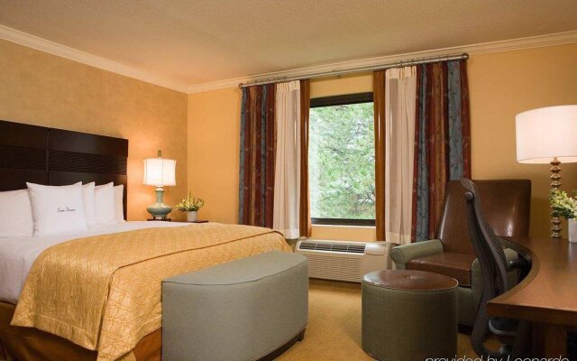 DoubleTree by Hilton Boston/Bedford Glen