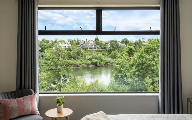 Wonderful River View-Brand New Home - 4 Bedrooms