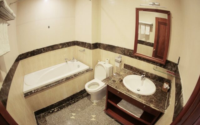 Lucky Hotel - Phu My Hung