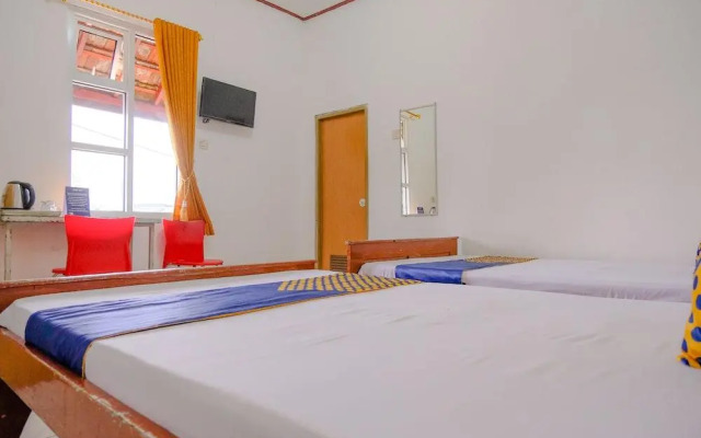 Hotel Raya by OYO Rooms