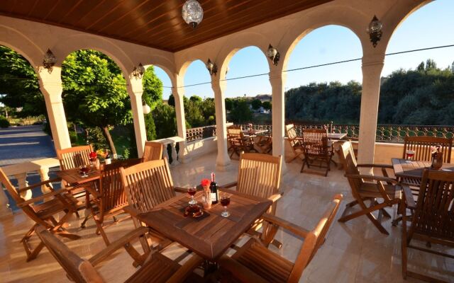 Kral Hotel