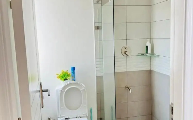 Lux Suites Tatu City Vacation House