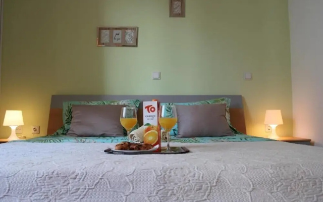 Anita - One Bedroom