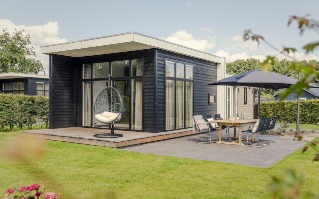 Bungalow With Nice Garden Near the Forest