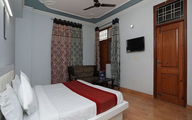 OYO 12502 City Hotel