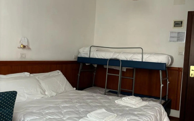 Hotel Diplomat Marine