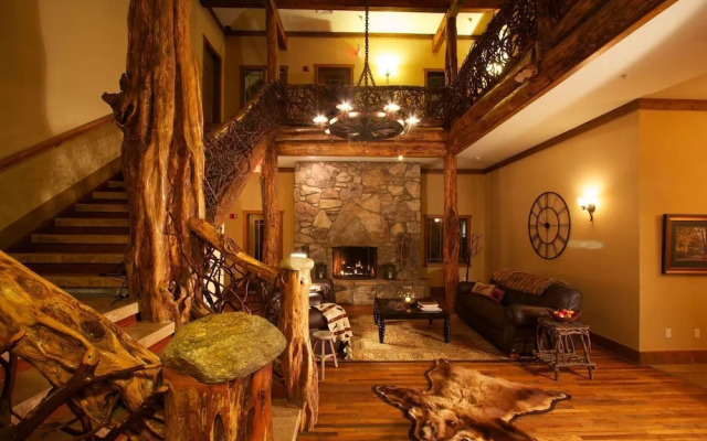 The Esmeralda Inn at Lake Lure