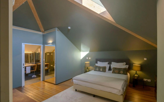 Condes de Azevedo Palace