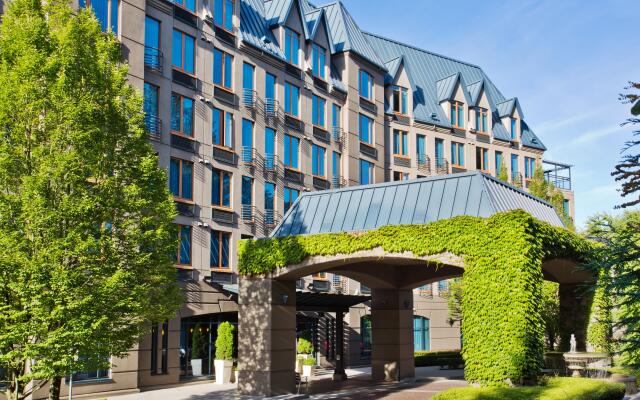 Holiday Inn Hotel & Suites North Vancouver by IHG