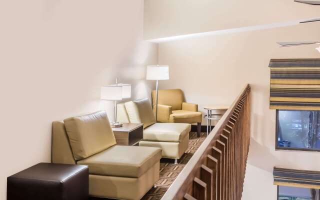 Super 8 by Wyndham Longmont/Twin Peaks