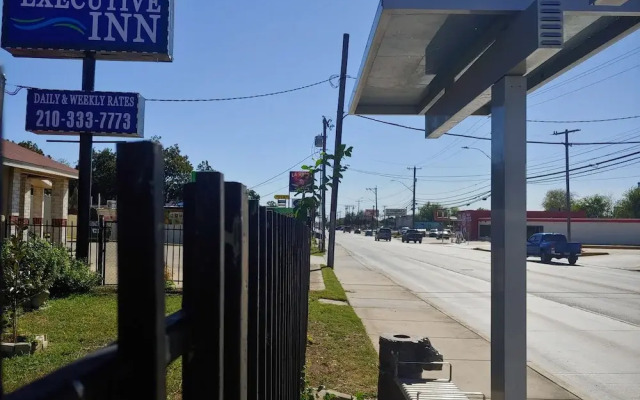 Brooks City Executive Inn