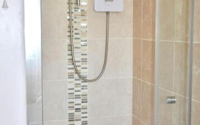 Stunning ANNEXE 1 luxury bedroom, eating area & bathroom only!