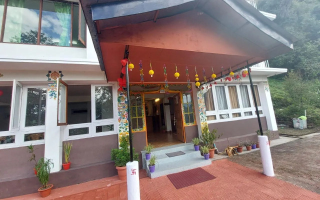 Norbulingka Retreat