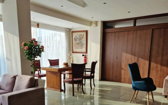 Moniatis Hotel