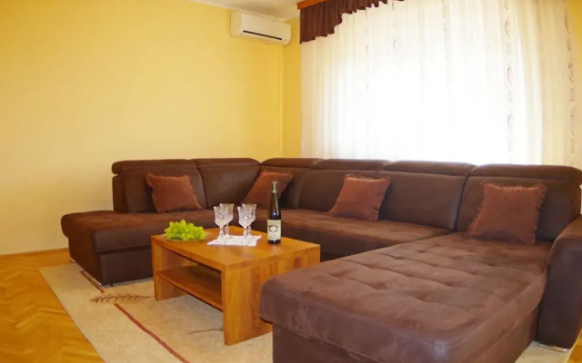Peaceful Villa in Jursici With Private Pool