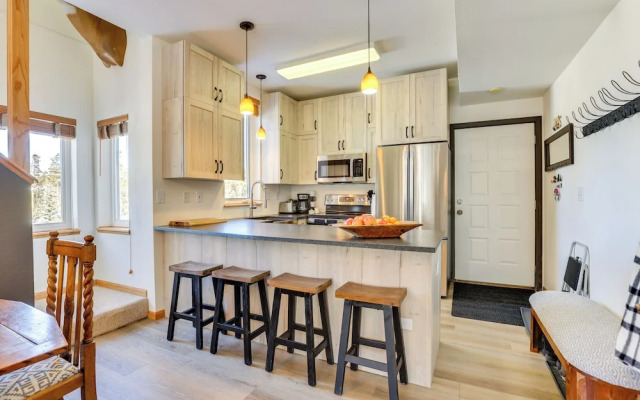 Fantastic Fraser Condo: Year-round Family Getaway