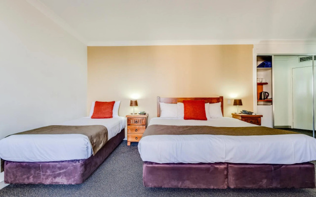 Central Hillcrest Apartment Hotel