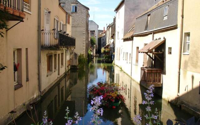 Studio in Montargis, with Wifi