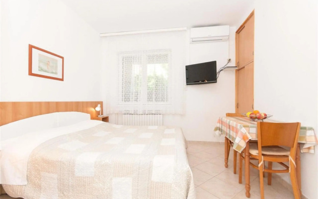 Mate - free parking - SA1(2)