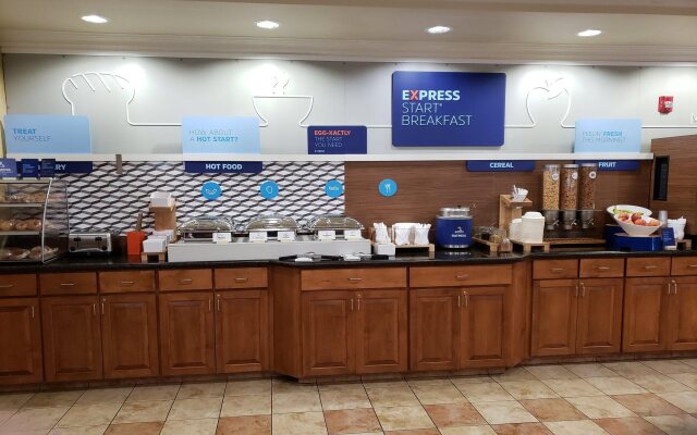 Holiday Inn Express & Suites Klamath Falls Central by IHG