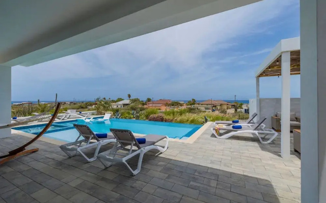 New Ocean View Infinity Pool Steps 2 Babybeach