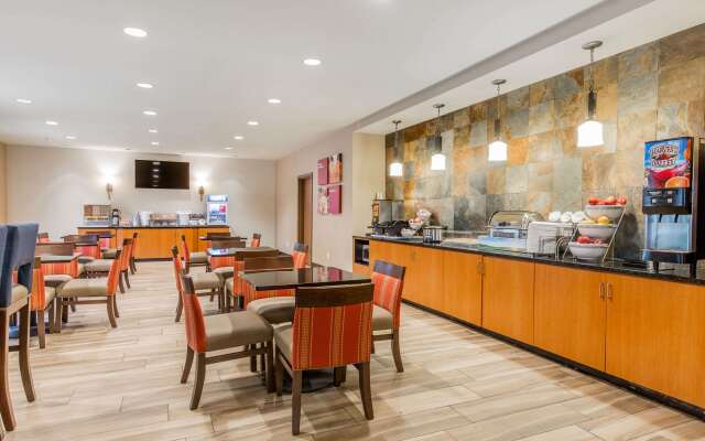 Comfort Suites Fairview Heights - St. Louis