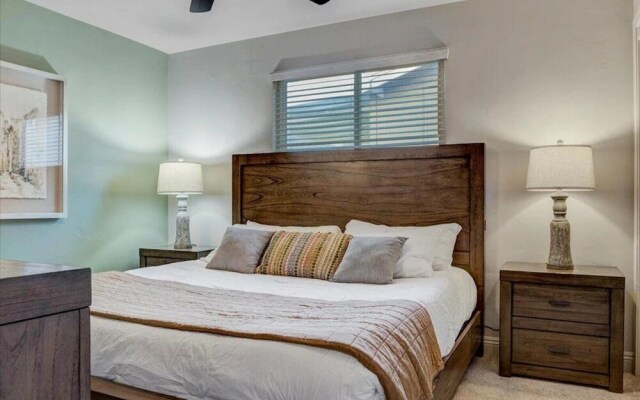 Amazing 4-bdrm W/backyard Paradise in Scottsdale!