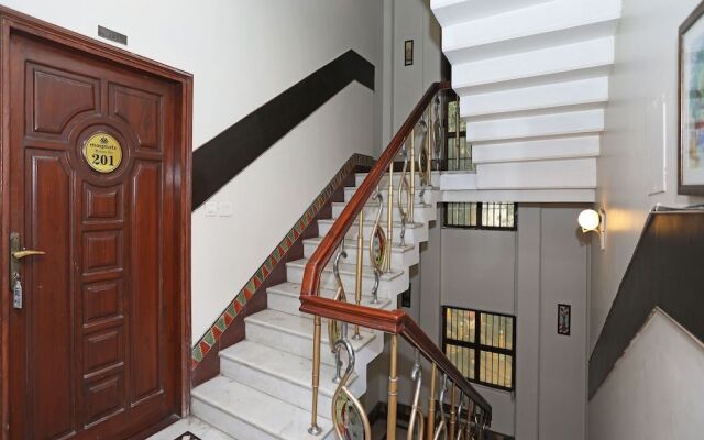 OYO 2801 Magnate Hotel