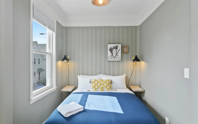 Spectacular Pilsen Studio for 2! by AllSet Turnover