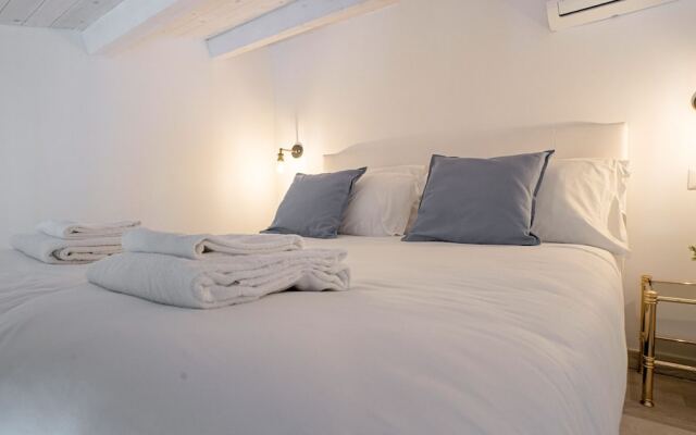 Piccola Luna Cozy Home