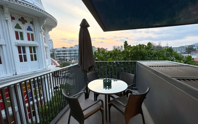The Deck Condominium by Lofty