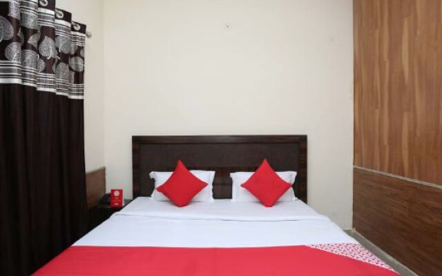 Vashu Residency by OYO Rooms