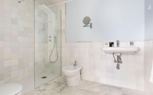 Modern apartment with roof terrace and sea view