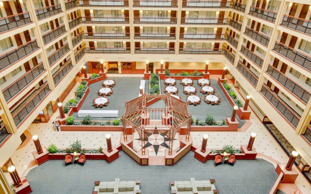 Embassy Suites by Hilton Cleveland Rockside