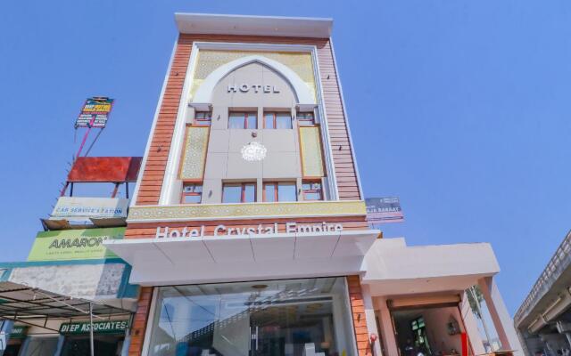 Capital O 79052 Hotel Crystal Empire
