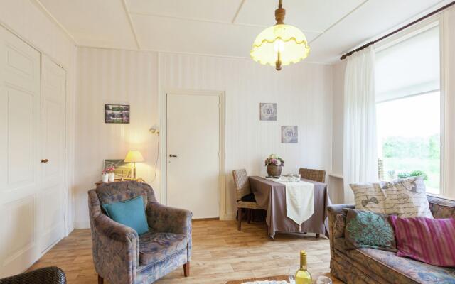 Lovely Cottage near Sea in Wemeldinge