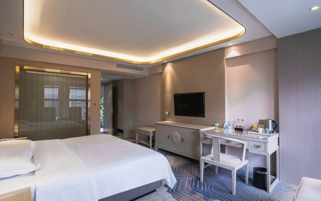 Caifu Holiday Hotel
