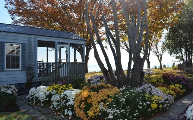 Black Walnut Point Inn