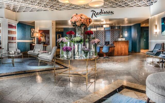 Radisson Hotel Plaza del Bosque