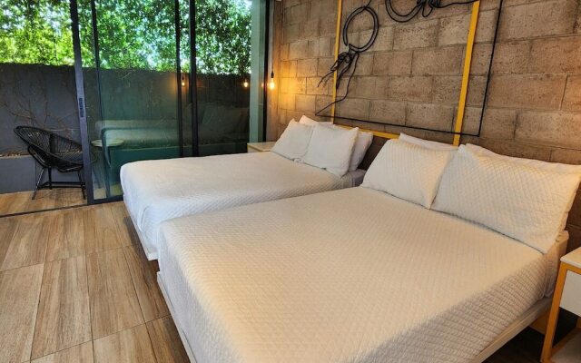 Bourbon Hostal
