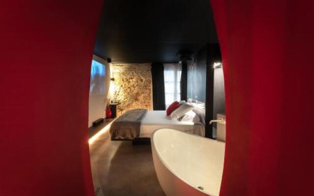 Zrooms Suites