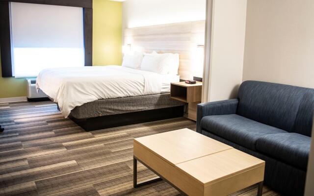 Holiday Inn Express & Suites Sedalia, an IHG Hotel