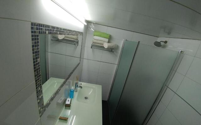 Avshalom Holiday Apartments